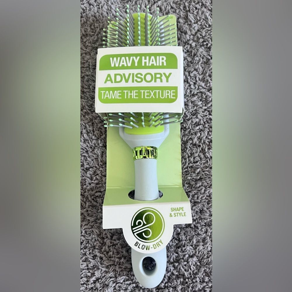 Conair Hairbrush Advisory Wavy Hair Detangle Brush Tame The Texture NEW
